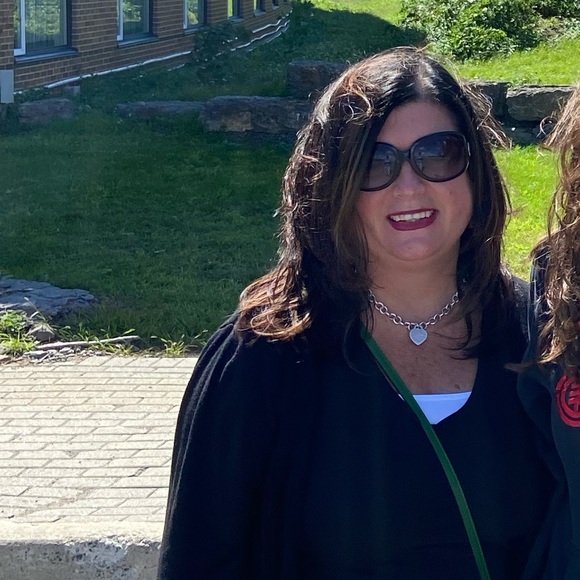 Meet your Posher, Michelle - Picture 1 of 1